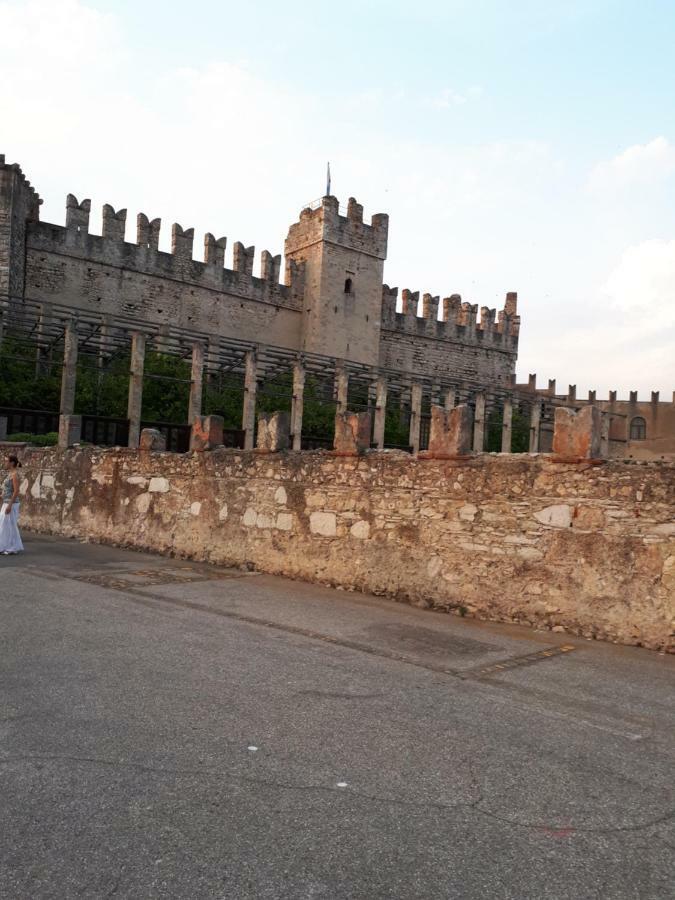 Casa Patrizia Daire Torri Del Benaco Dış mekan fotoğraf